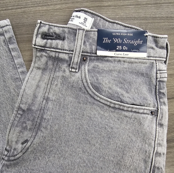 A&F Women’s 90s Straight High Rise in Washed Gray, Size 25/0s Curve Love NWT - Picture 2 of 6